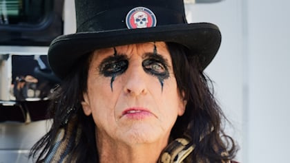 ALICE COOPER Shares Audio Snippets Of All Songs From Upcoming 'Road' Album
